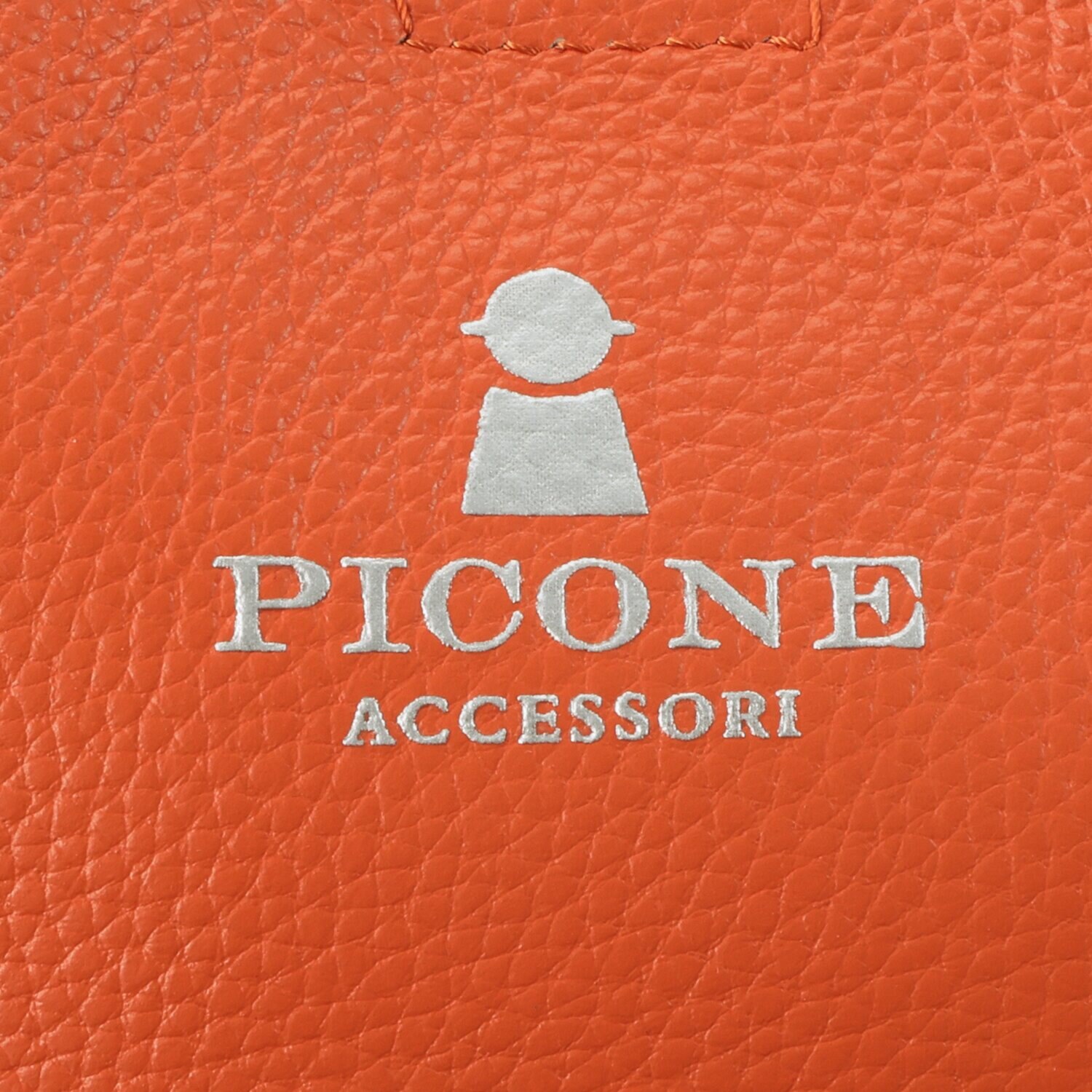 ピッコーネ アッチェッソーリ バンダナハンカチ付 牛革３層ショルダーバッグ