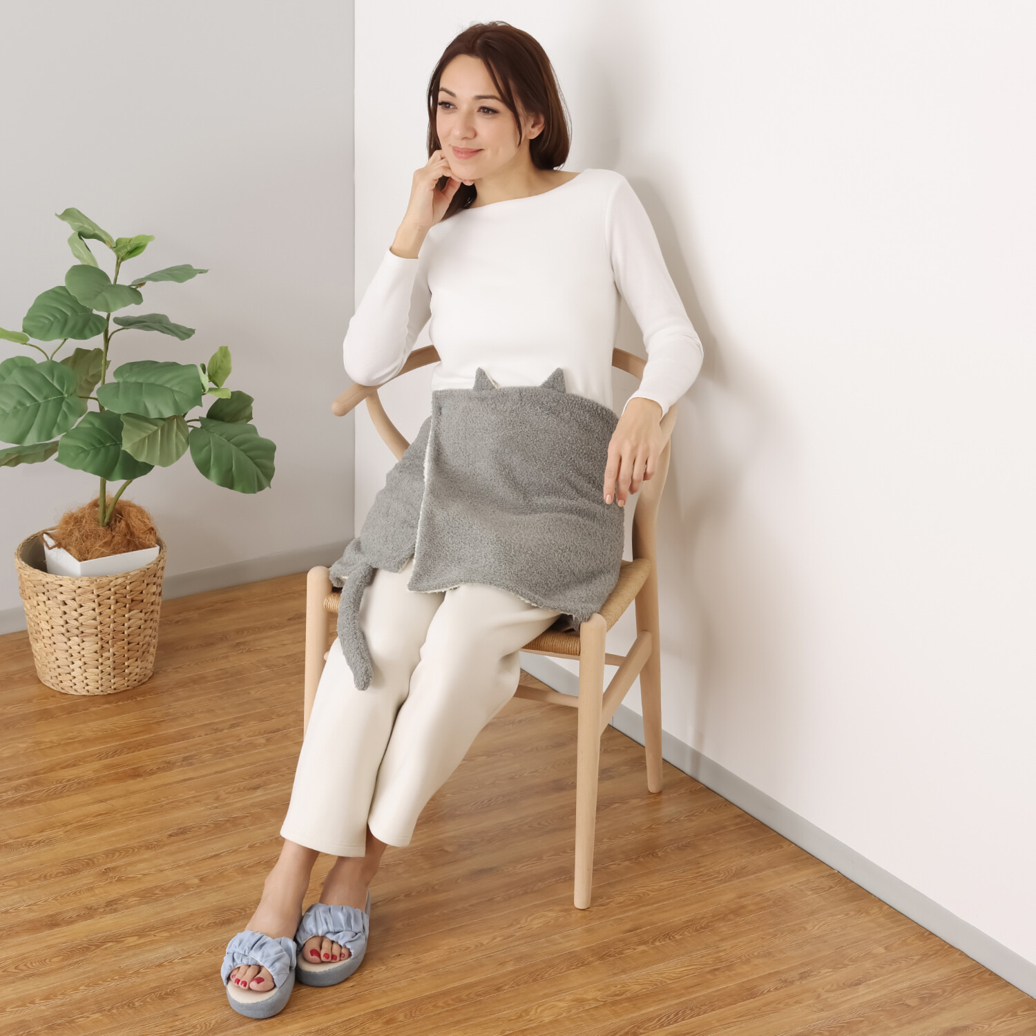 福助 ふわふわとろんな肌触り 猫耳としっぽに癒される！ にゃらまきブランケット