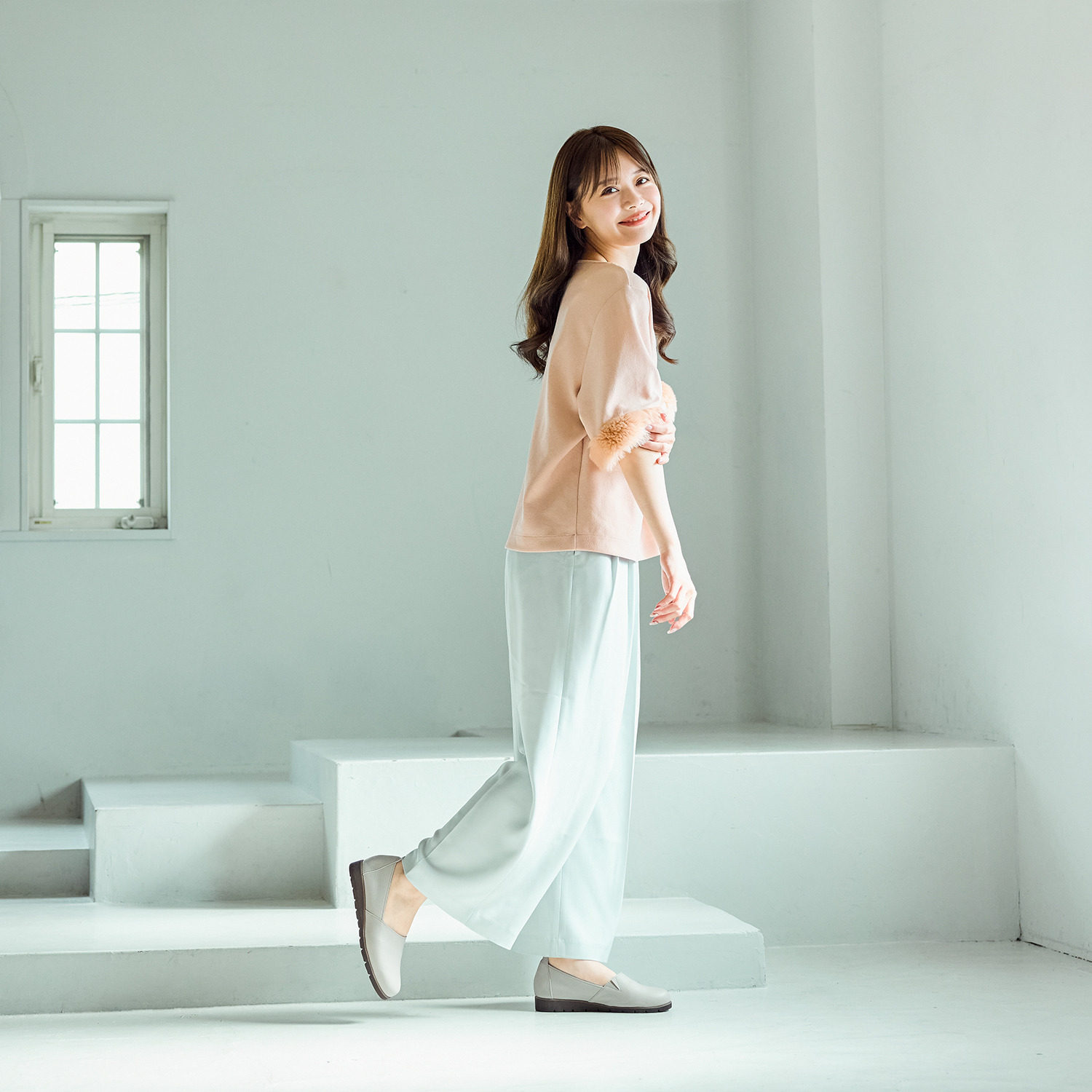 フィグリーノ 日本製　はっ水牛革 柔らか仕立て　超軽量 ラウンドトゥ　リラックス ウエッジソールシューズ