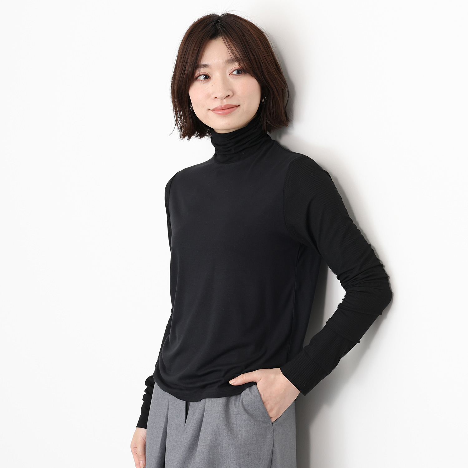 ラ　ヴァーグ　デトワール 柔らかとろり クセになる肌触りと着心地 ハイネックプルオーバー