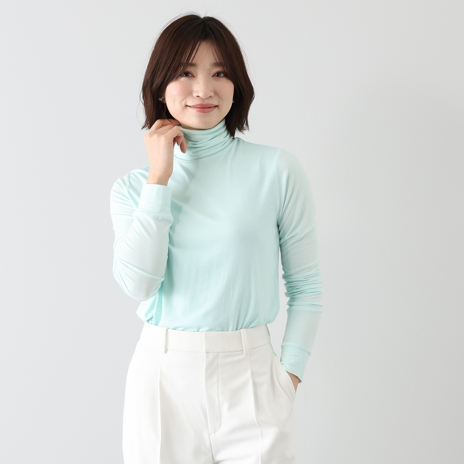 ラ　ヴァーグ　デトワール 柔らかとろり クセになる肌触りと着心地 ハイネックプルオーバー