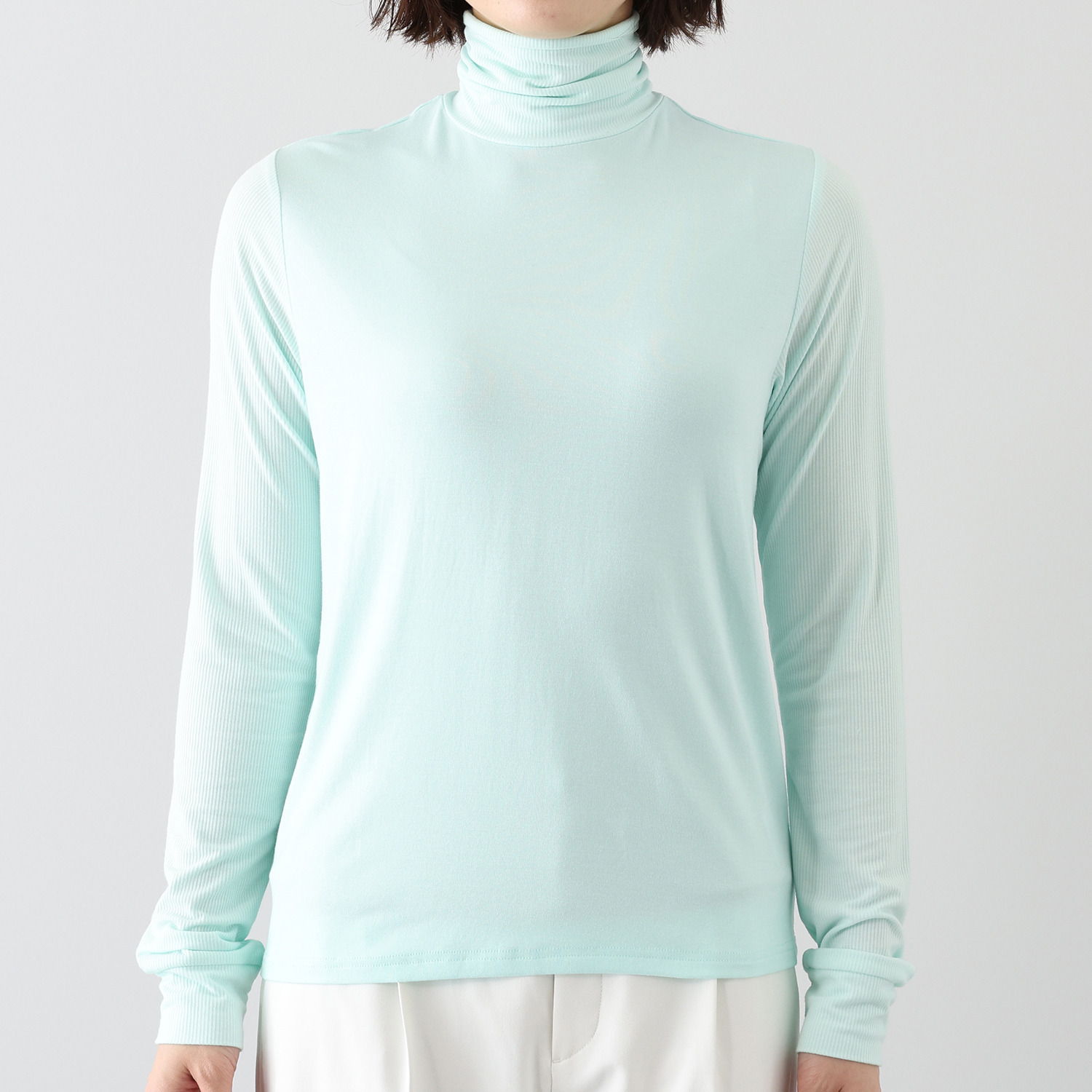 ラ　ヴァーグ　デトワール 柔らかとろり クセになる肌触りと着心地 ハイネックプルオーバー