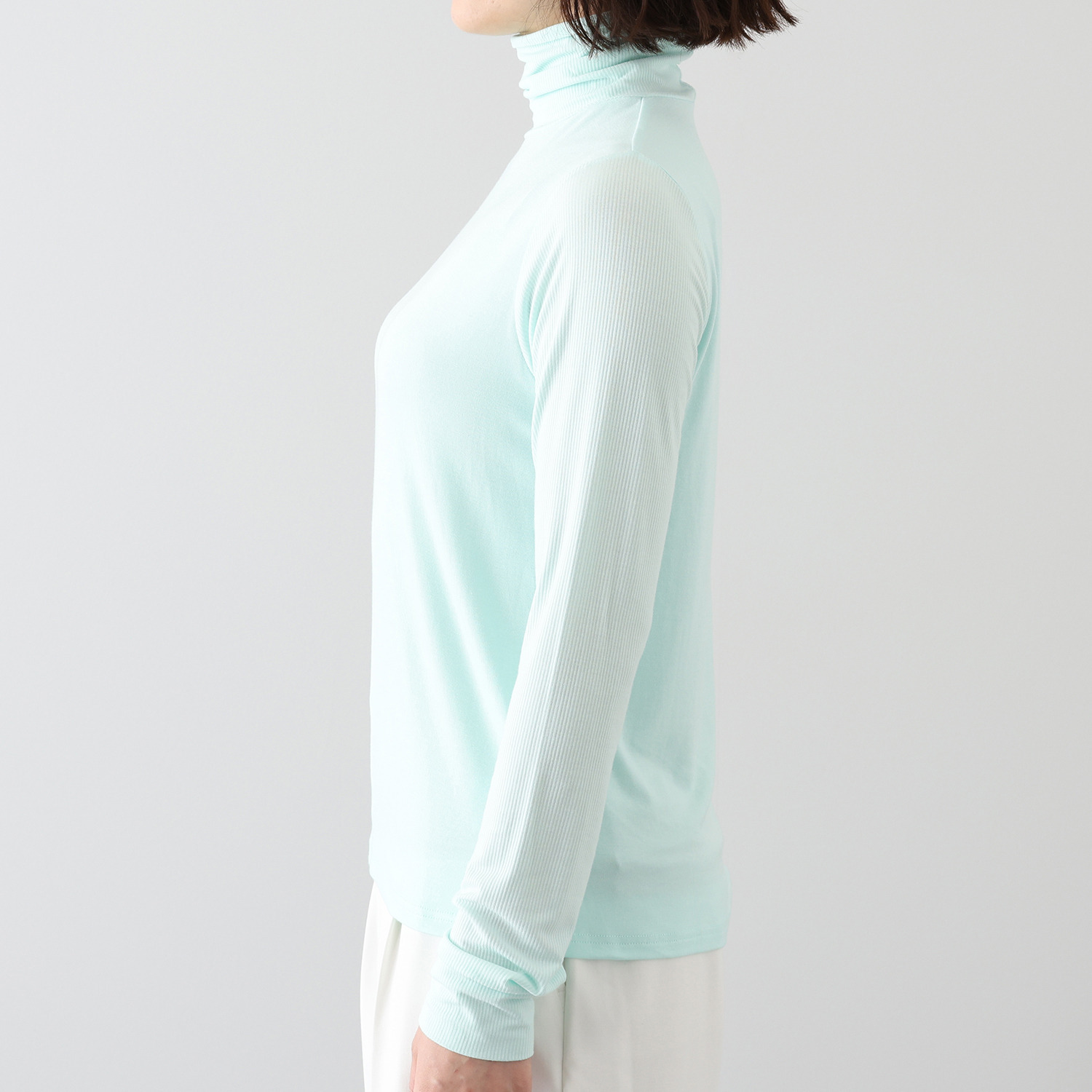 ラ　ヴァーグ　デトワール 柔らかとろり クセになる肌触りと着心地 ハイネックプルオーバー