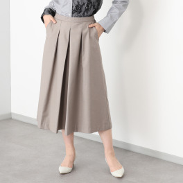 ラ　ヴァーグ　デトワール 人気の素材をリバイバル 軽くて上品 まるでウール見え 大人のキュロットパンツ