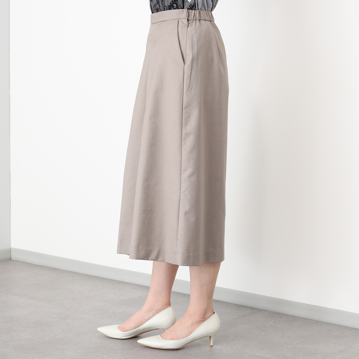 ラ　ヴァーグ　デトワール 人気の素材をリバイバル 軽くて上品 まるでウール見え 大人のキュロットパンツ