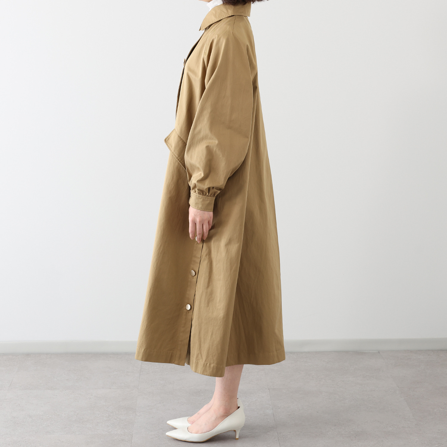 ラ　ヴァーグ　デトワール 華やかでエレガント サマになる トレンチ風デザインコート