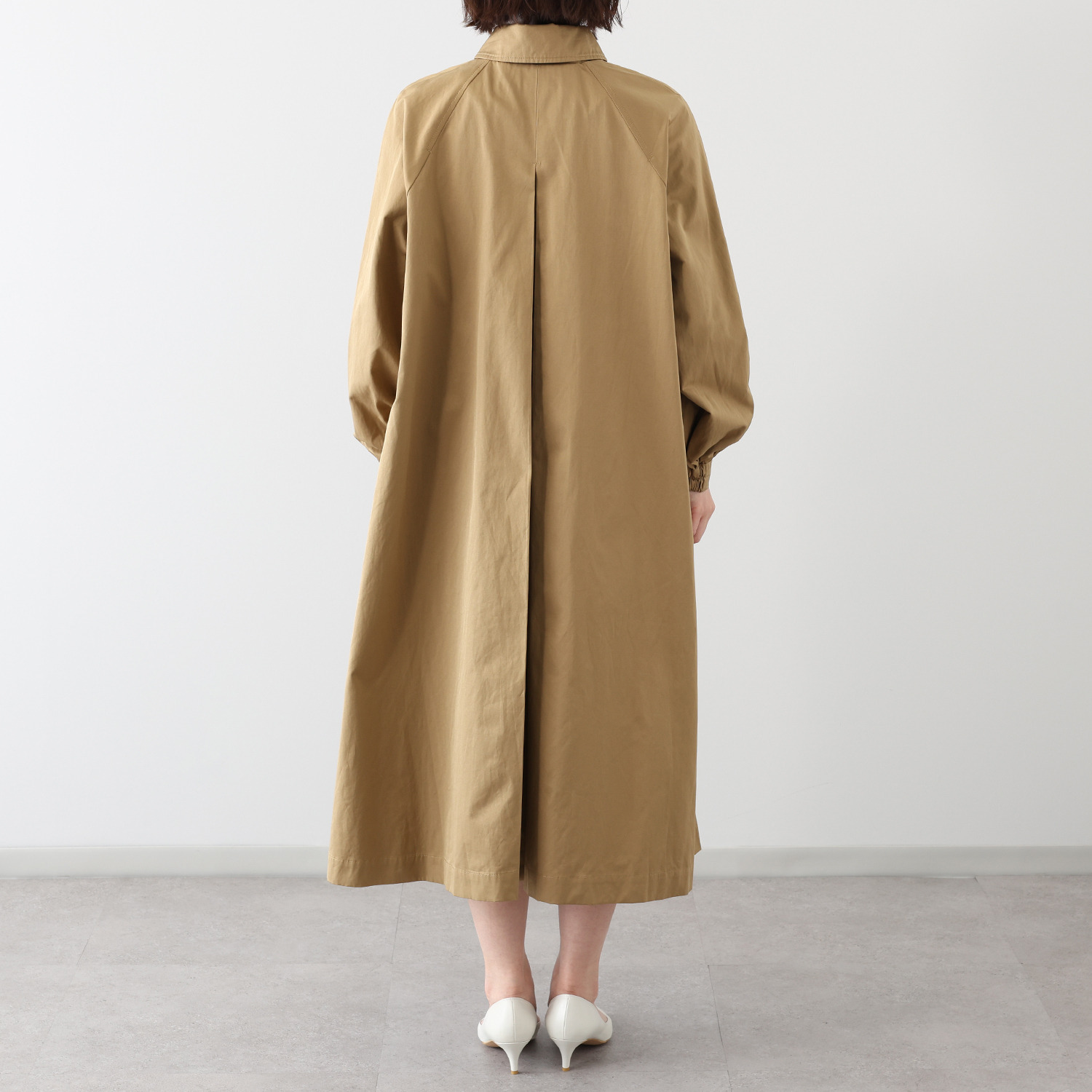 ラ　ヴァーグ　デトワール 華やかでエレガント サマになる トレンチ風デザインコート