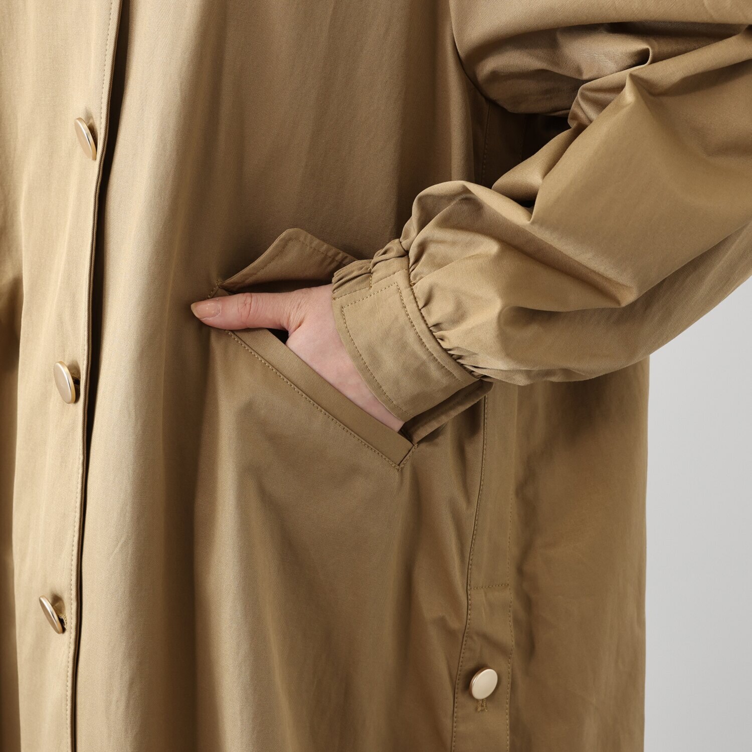 ラ　ヴァーグ　デトワール 華やかでエレガント サマになる トレンチ風デザインコート