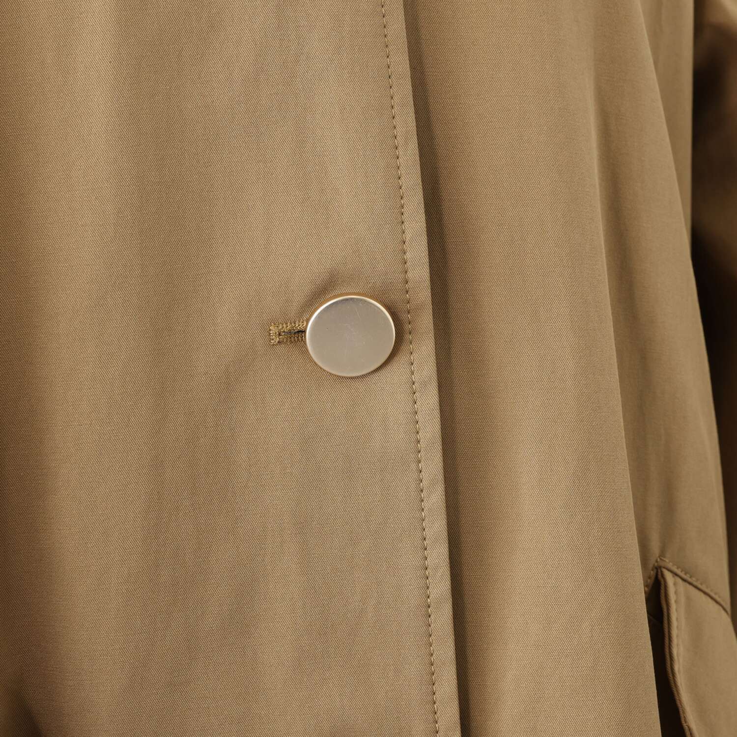 ラ　ヴァーグ　デトワール 華やかでエレガント サマになる トレンチ風デザインコート