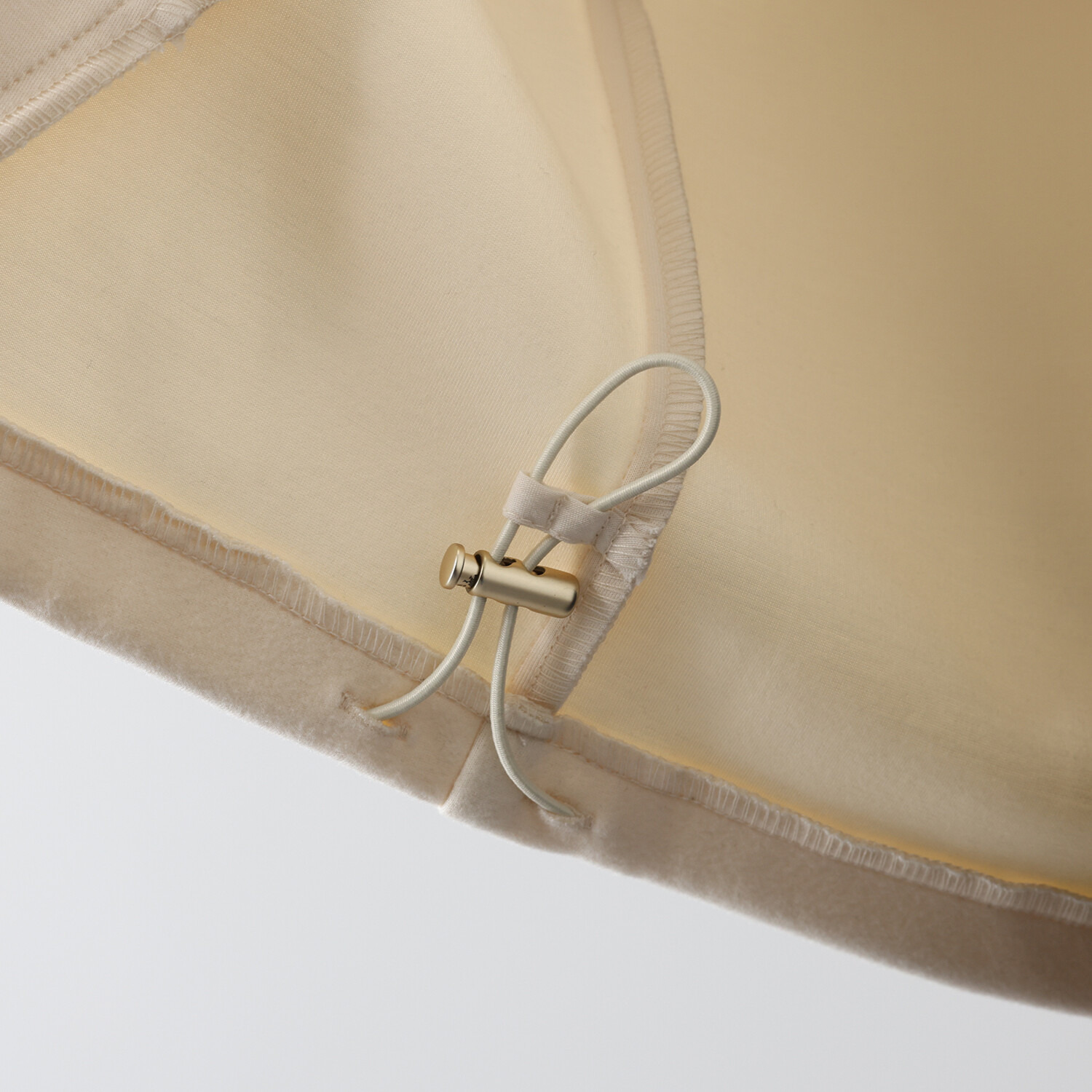 ラ　ヴァーグ　デトワール コーディネイトの バリエーションが広がる プラスオンアイテム スタンドカラー ボリュームベスト