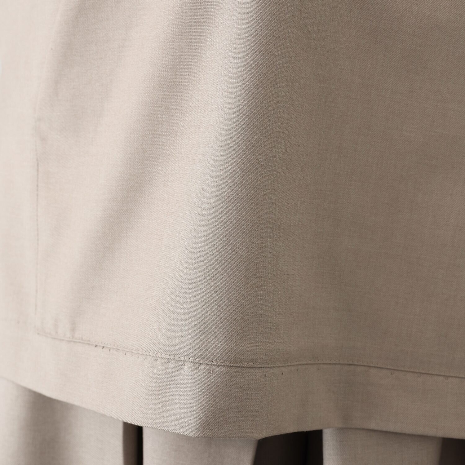 ラ　ヴァーグ　デトワール 人気の素材をリバイバル 軽くて上品 まるでウール見え Ｖネックプルオーバー