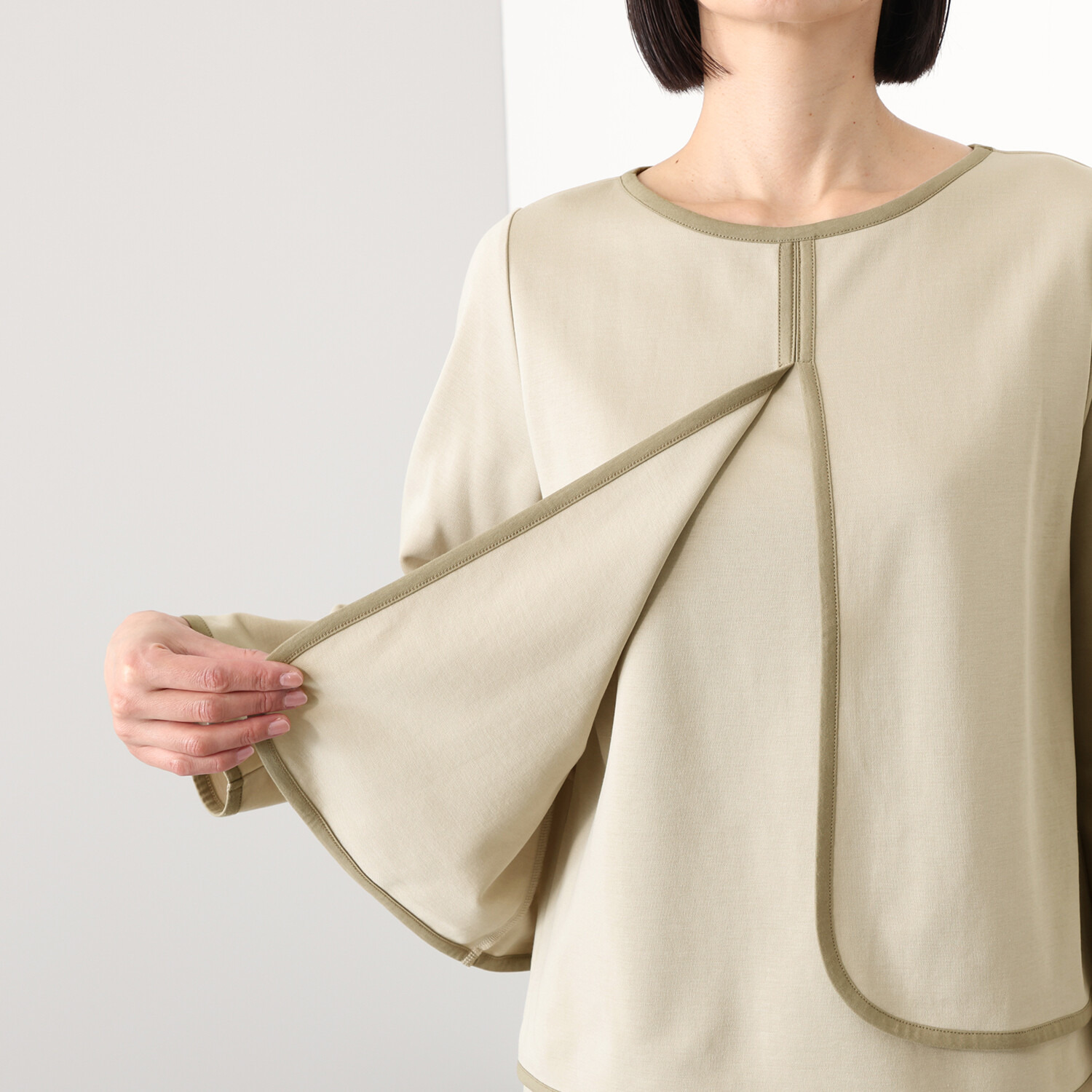 バーチ　ドゥエ コットンブレンドポンチ 配色アクセント アンサンブル風レイヤード プルオーバー