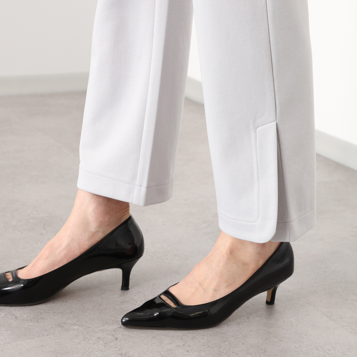 バーチ　ドゥエ コットンブレンドポンチ サイドベンツ セミワイドパンツ