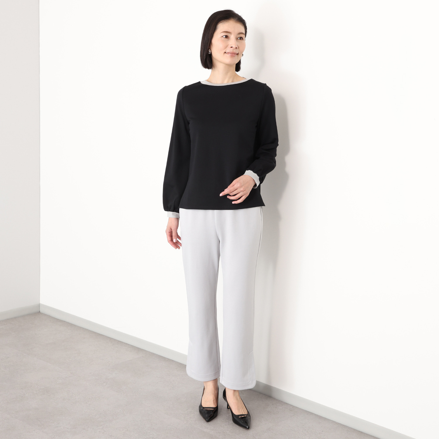 バーチ　ドゥエ コットンブレンドポンチ サイドベンツ セミワイドパンツ