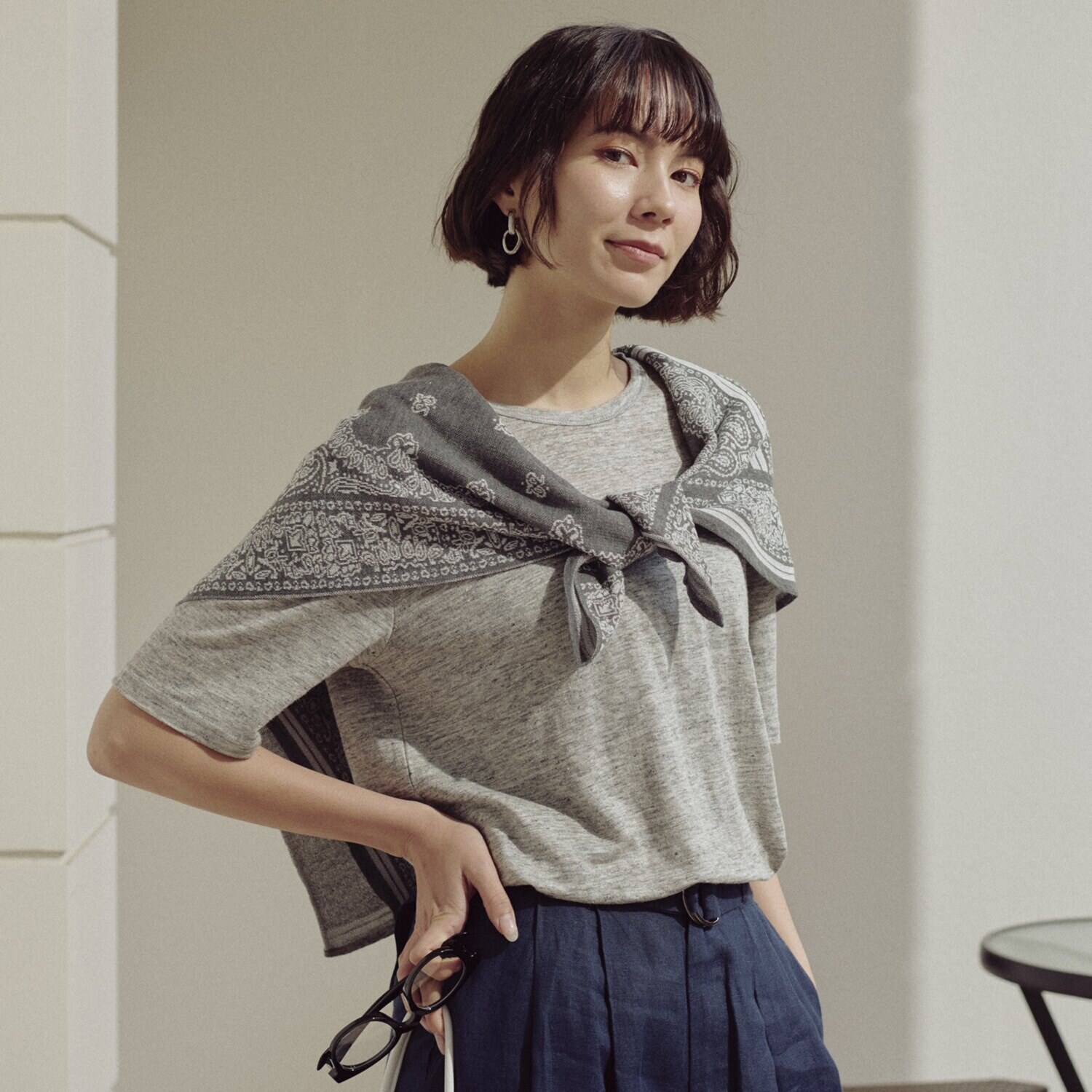 亀　恭子セレクト！ マルティジャーニ 日本製 ラメ入りバンダナ柄 ジャガード編 大判ニットストール