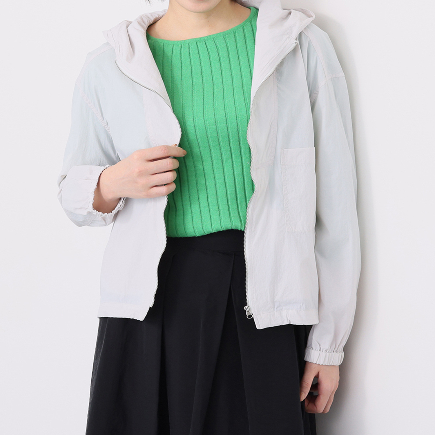 元町ゼラール セミシアーナイロン ラウンドデザイン フーディーブルゾン