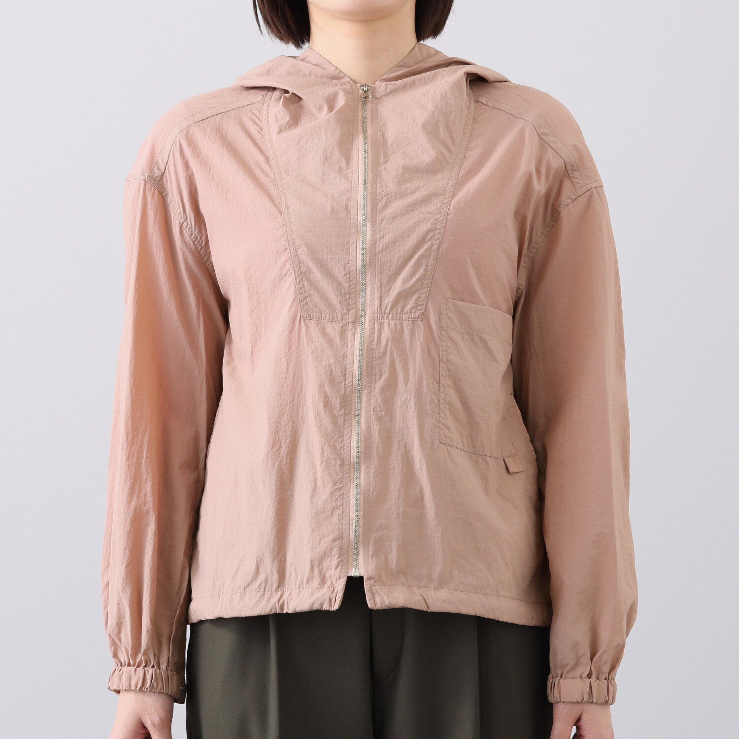 元町ゼラール セミシアーナイロン ラウンドデザイン フーディーブルゾン