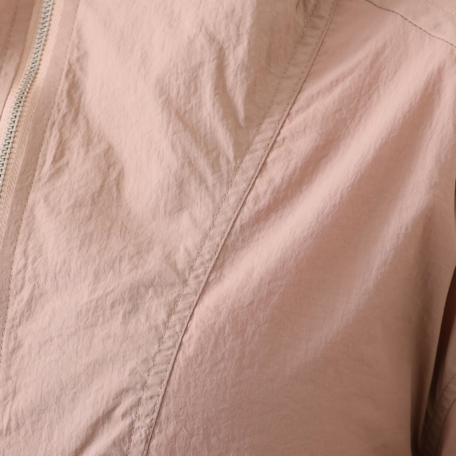 元町ゼラール セミシアーナイロン ラウンドデザイン フーディーブルゾン