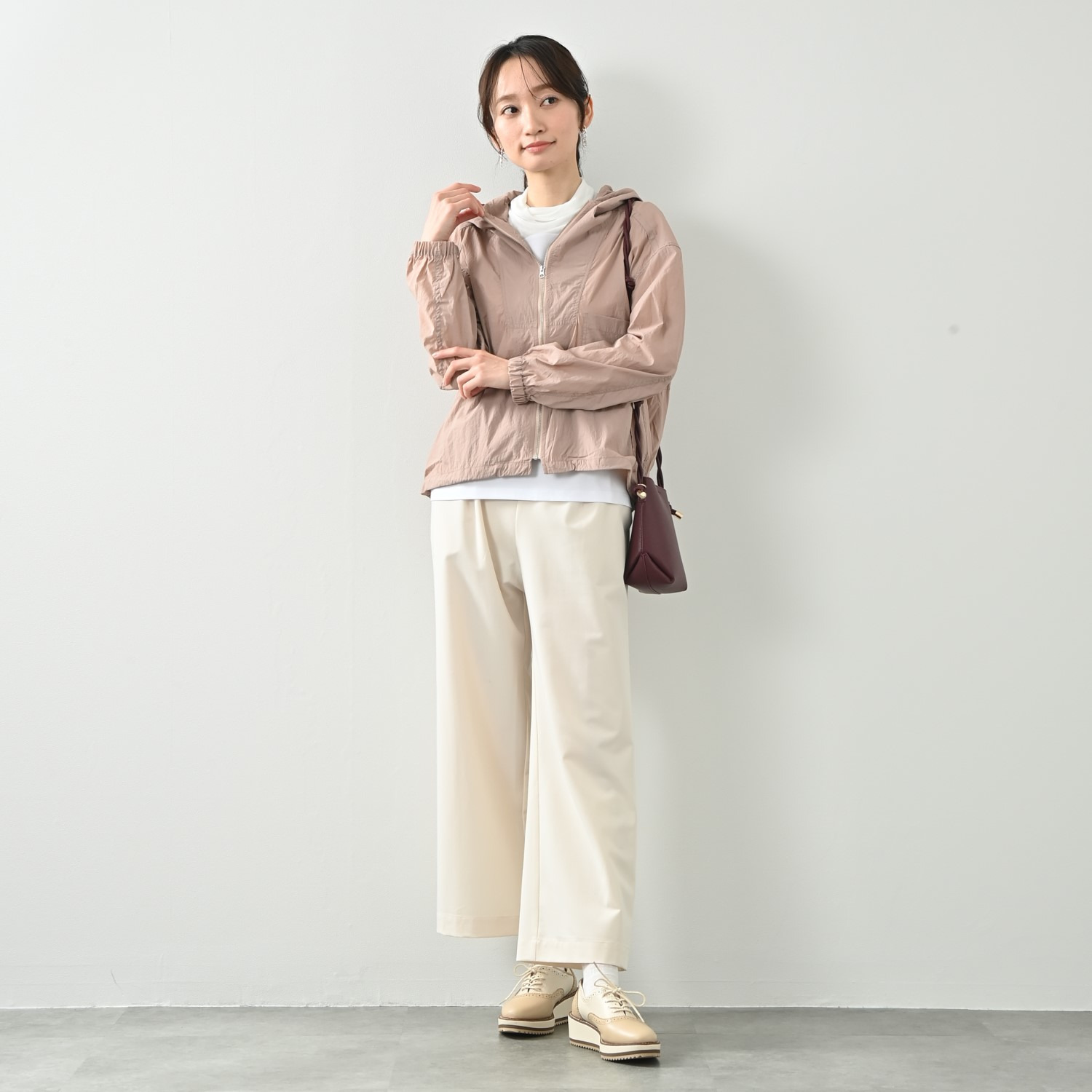 元町ゼラール セミシアーナイロン ラウンドデザイン フーディーブルゾン