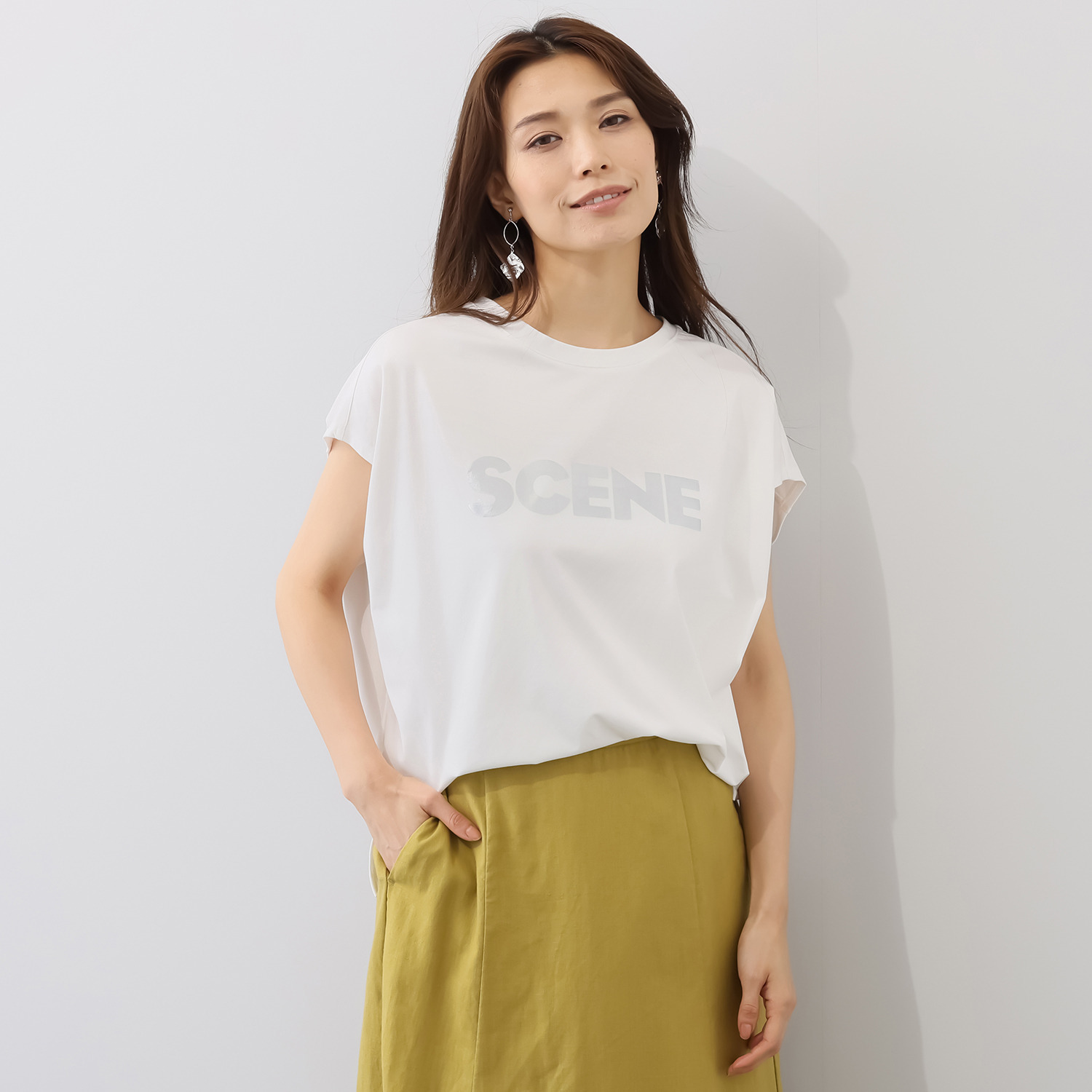 シーン ブランドロゴ入り フレンチスリーブ カットソープルオーバー