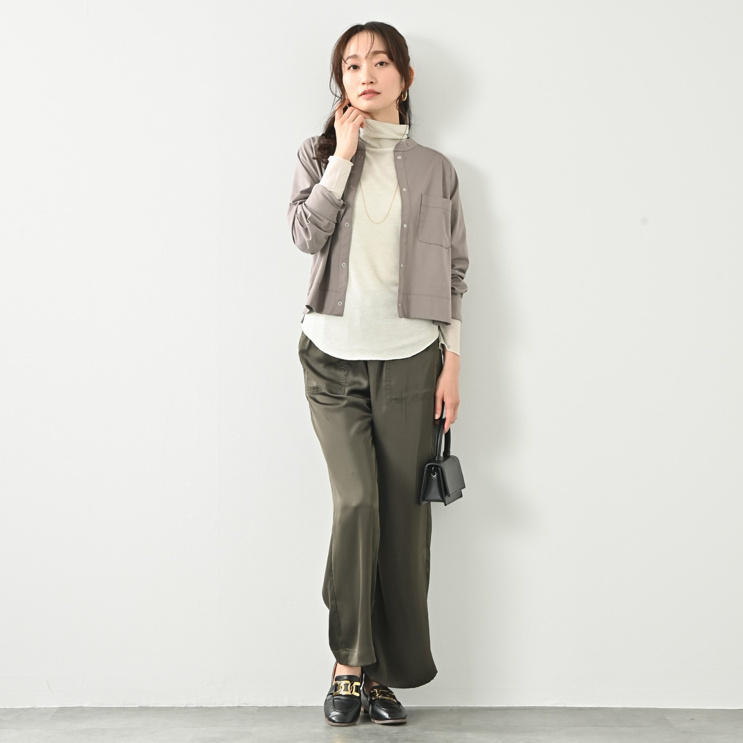 元町ゼラール なめらかで心地良い レーヨン混ソフト天竺 ハイネックプルオーバー