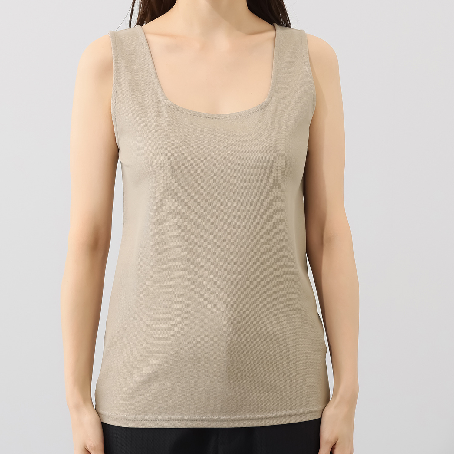 トマケトマ ドライタッチ スクープドネック タンクトップ