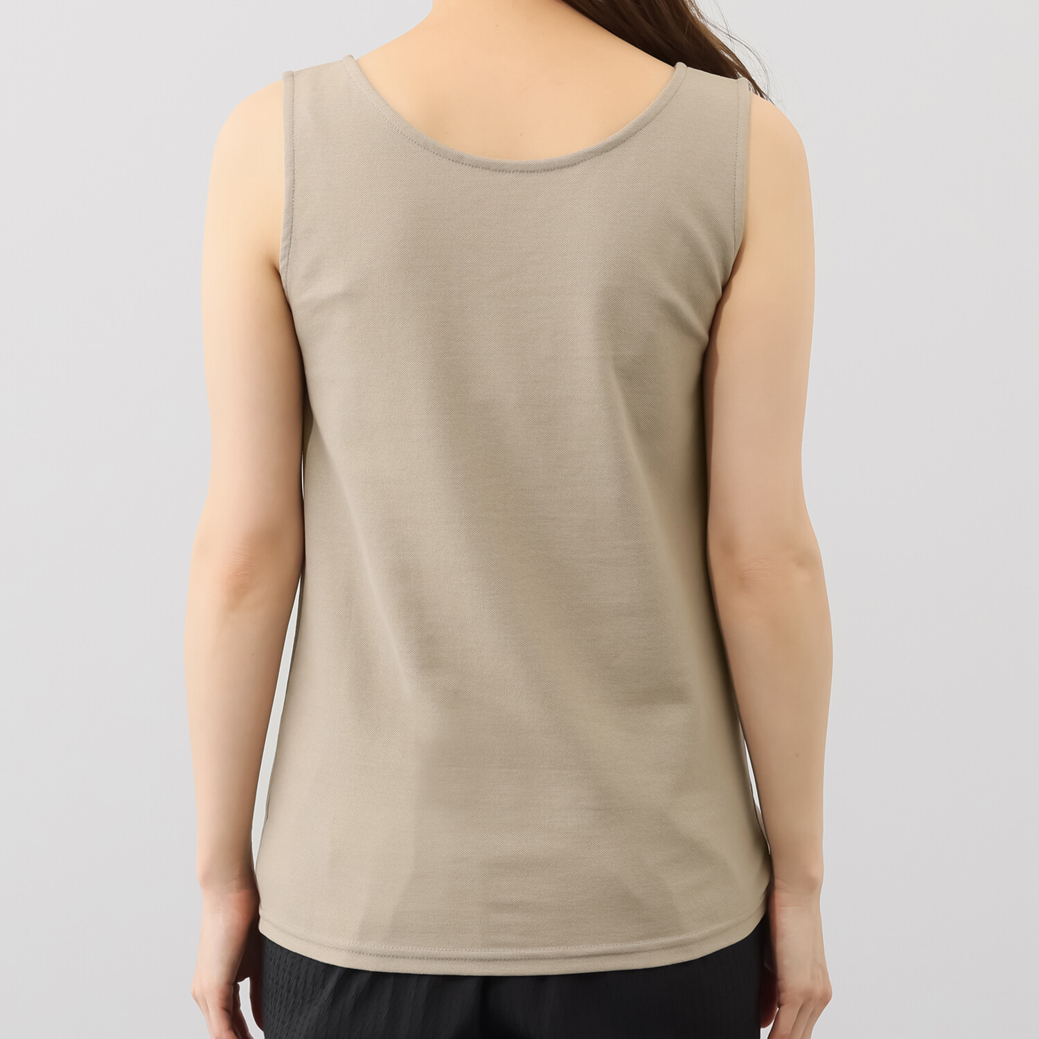 トマケトマ ドライタッチ スクープドネック タンクトップ