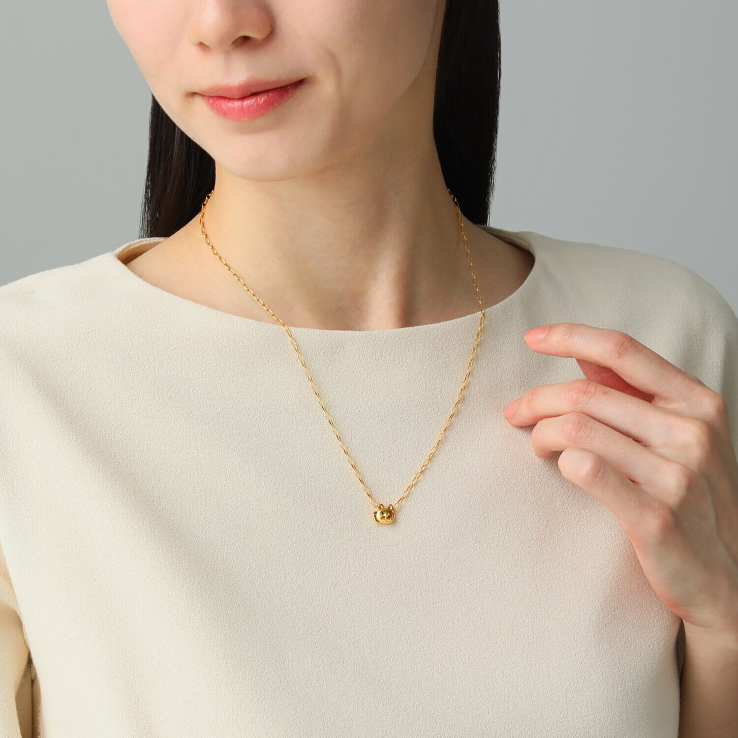 フルーフ シルバー ブラックダイヤモンド＆ ホワイトサファイア 招き猫モティーフ リバーシブルネックレス