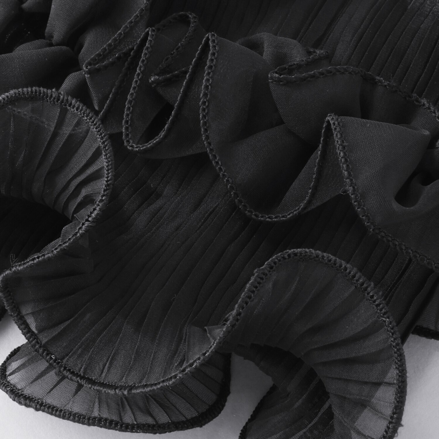 メルレット フリルでエレガントに シアープリーツ 首元カバー