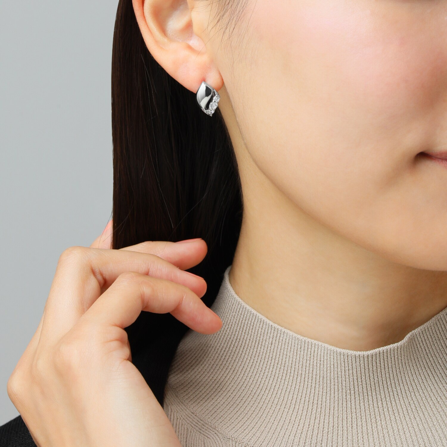 ステングレイス サージカルステンレス プレシオサ社製ＣＺ ソフトウェーブスパークル ピアス