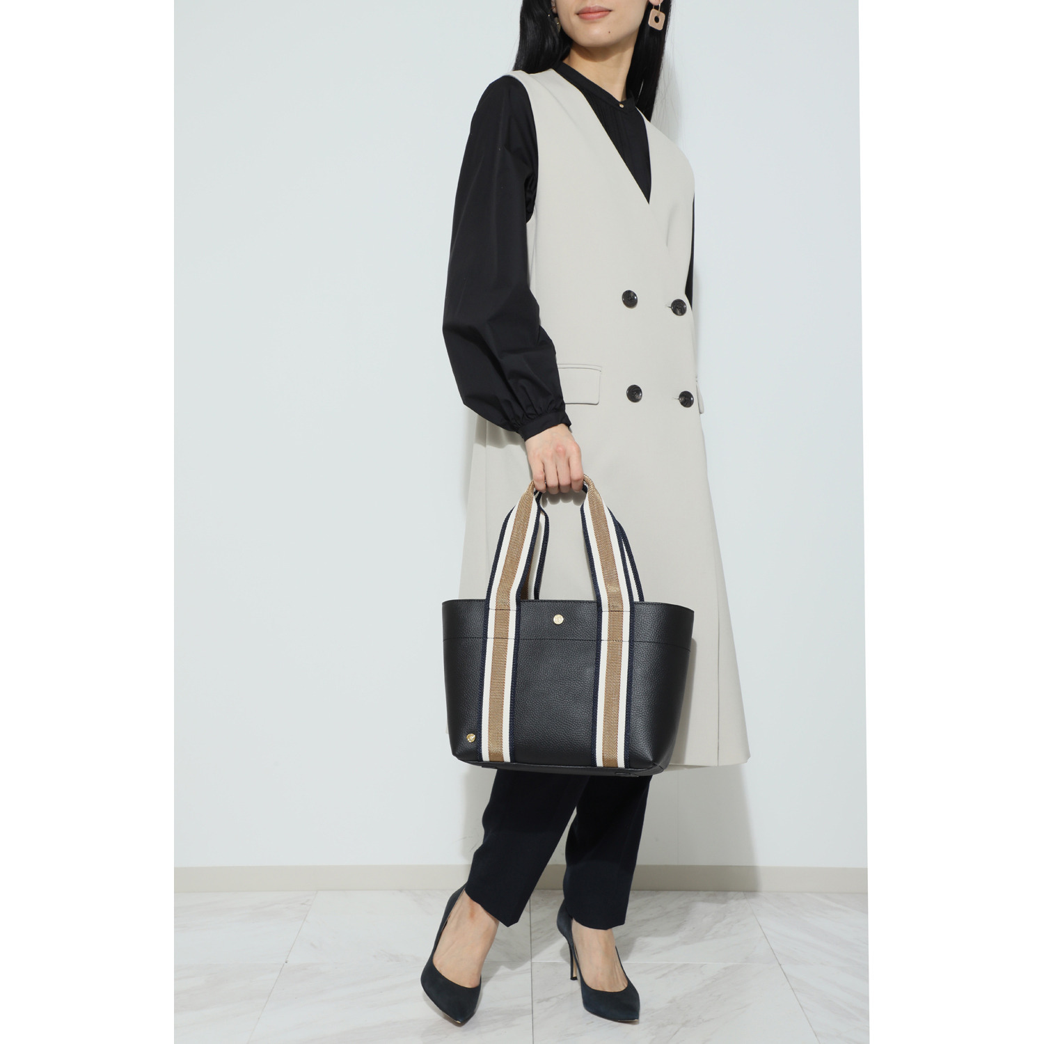 エーディーエムジェイ 牛革 ソフトシュリンク型押し デイリートートバッグ