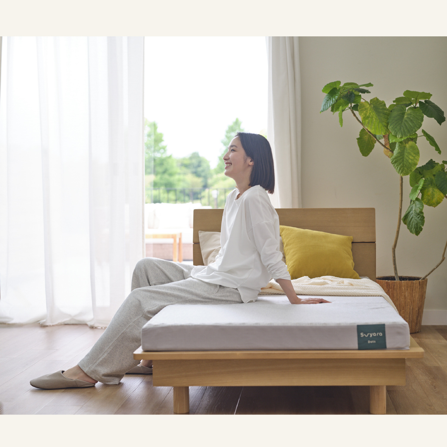 ｎｉｓｈｉｋａｗａ スヤラ　ドッツ 三つ折りマットレス ＜９ｃｍ厚・セミダブル＞