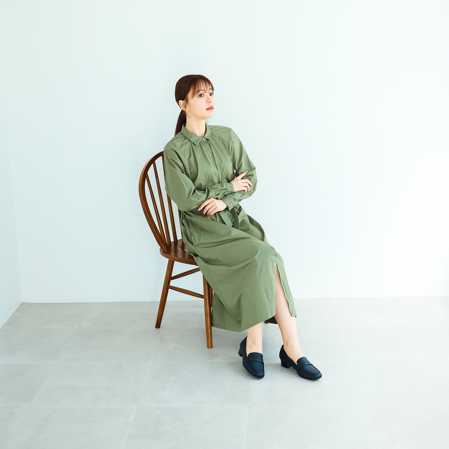 シェルシェエトワール メイドイン東京 はっ水牛革柔らか仕立て あか抜け３ｃｍヒール モカシンシューズ