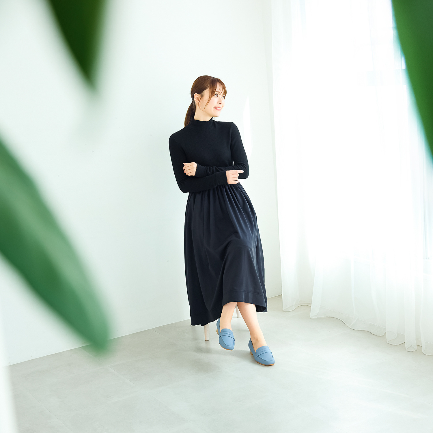 シェルシェエトワール メイドイン東京 はっ水牛革柔らか仕立て あか抜け３ｃｍヒール モカシンシューズ