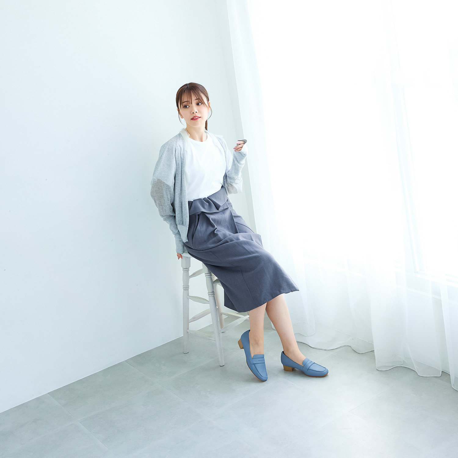 シェルシェエトワール メイドイン東京 はっ水牛革柔らか仕立て あか抜け３ｃｍヒール モカシンシューズ