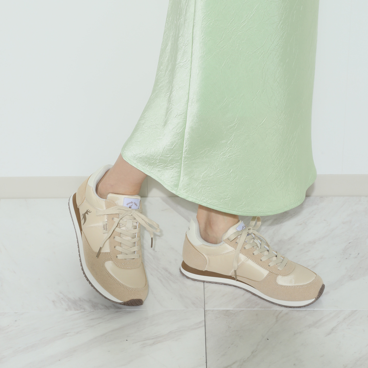 ノルディックライト レトロ ランニングスニーカー