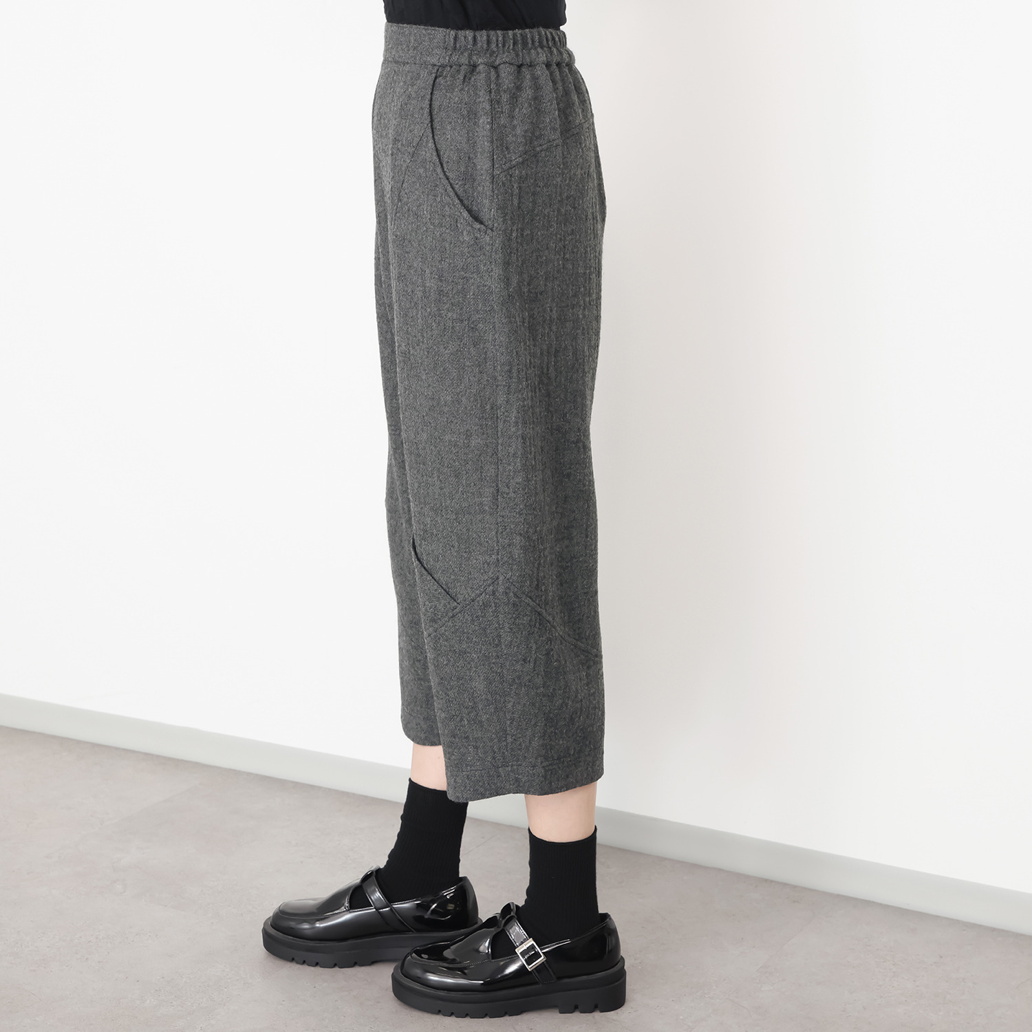 ナインティーン　ブルーム 尾州産ウールガーゼ 切替パンツ