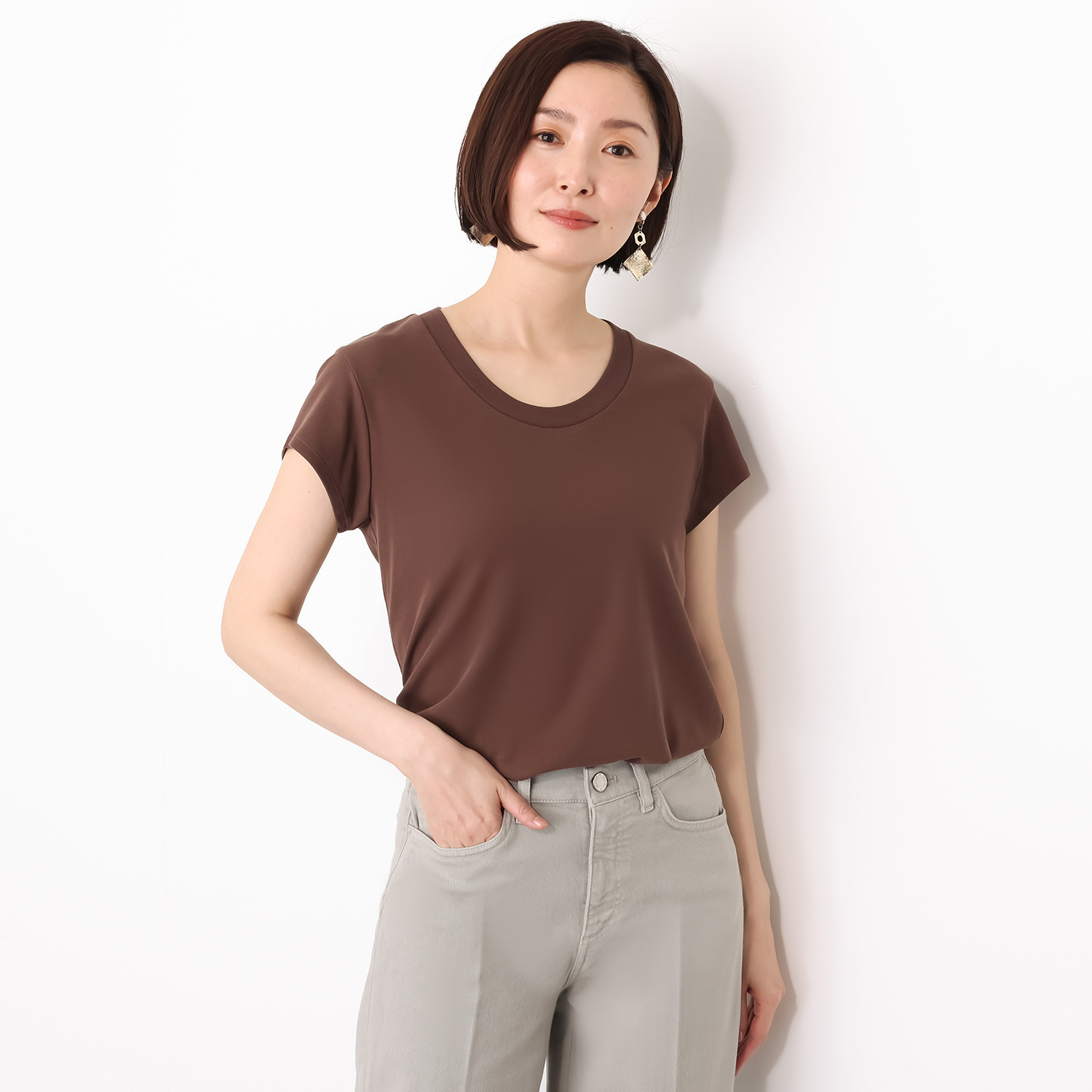 オーエヌオー 創業１００年の傑作 カルミヤコットン ガス焼き加工で艶仕上げ さらっと柔らかい Ｕネックプルオーバー