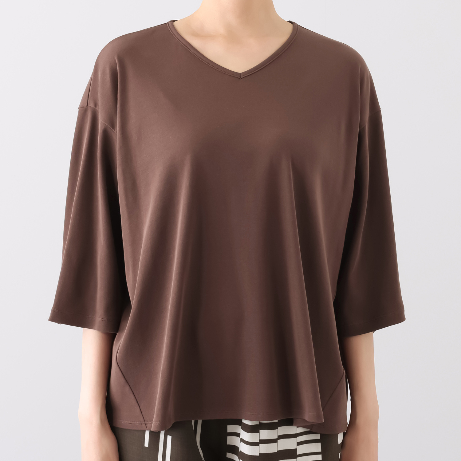 オーエヌオー 創業１００年の傑作 カルミヤコットン ガス焼き加工で艶仕上げ さらっと柔らかい ドレーププルオーバー