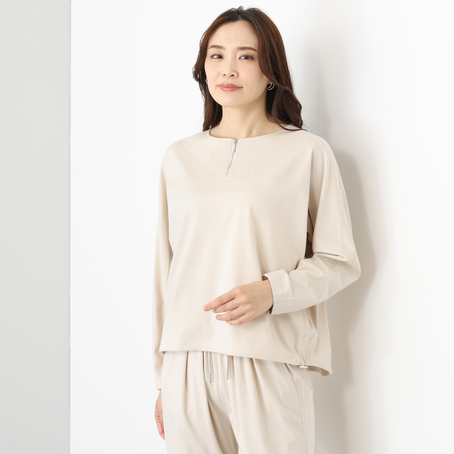シーン ジップアクセント やわらか肌触り ドルマンスリーブトップス