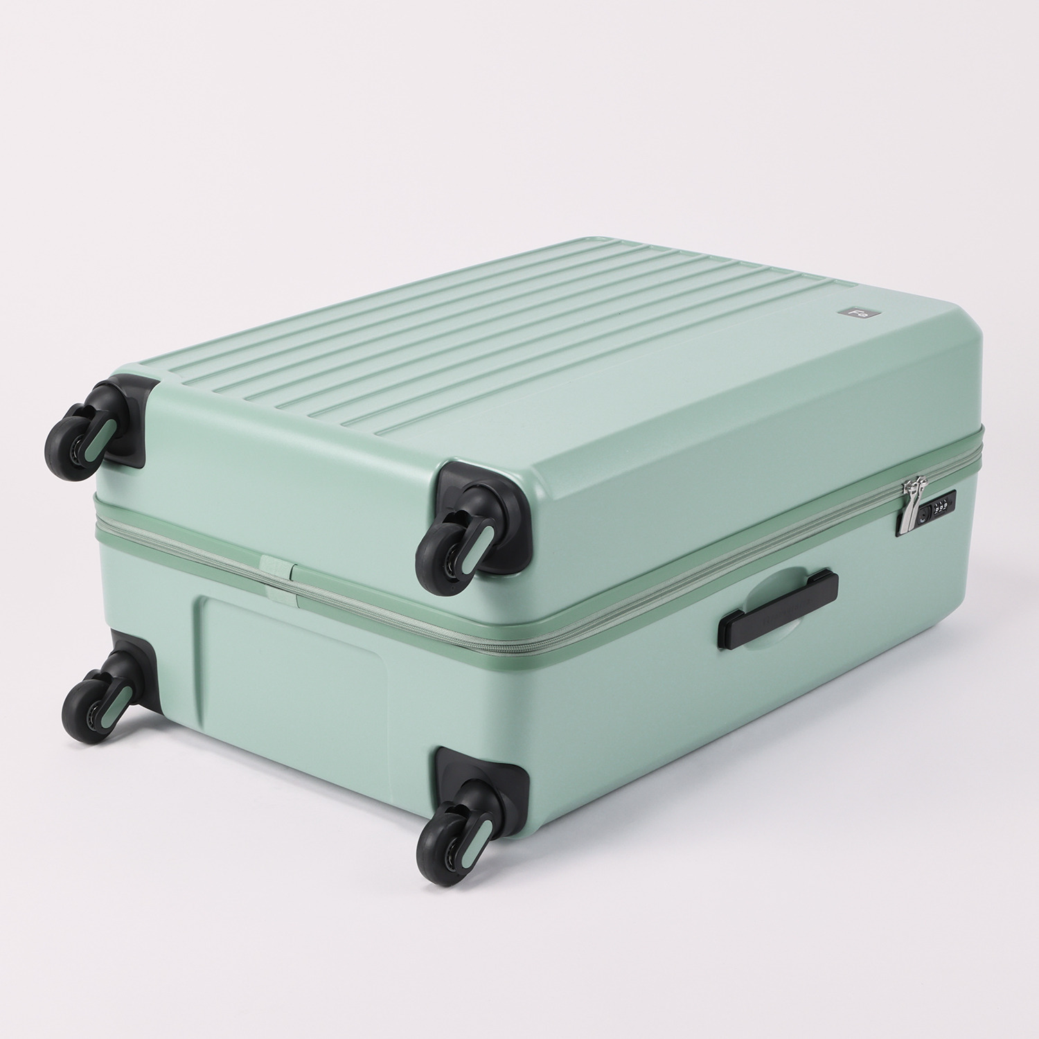 フリクエンター “リエーヴェ” 衝撃緩衝 ６８ｃｍスーツケース 旅行ポーチ７点セット