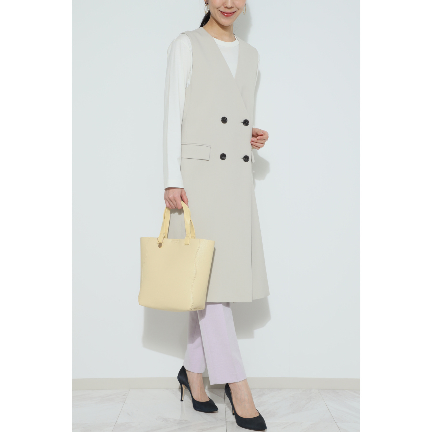 ラルジュ フェイクレザー チャーム付 波カットトートバッグ