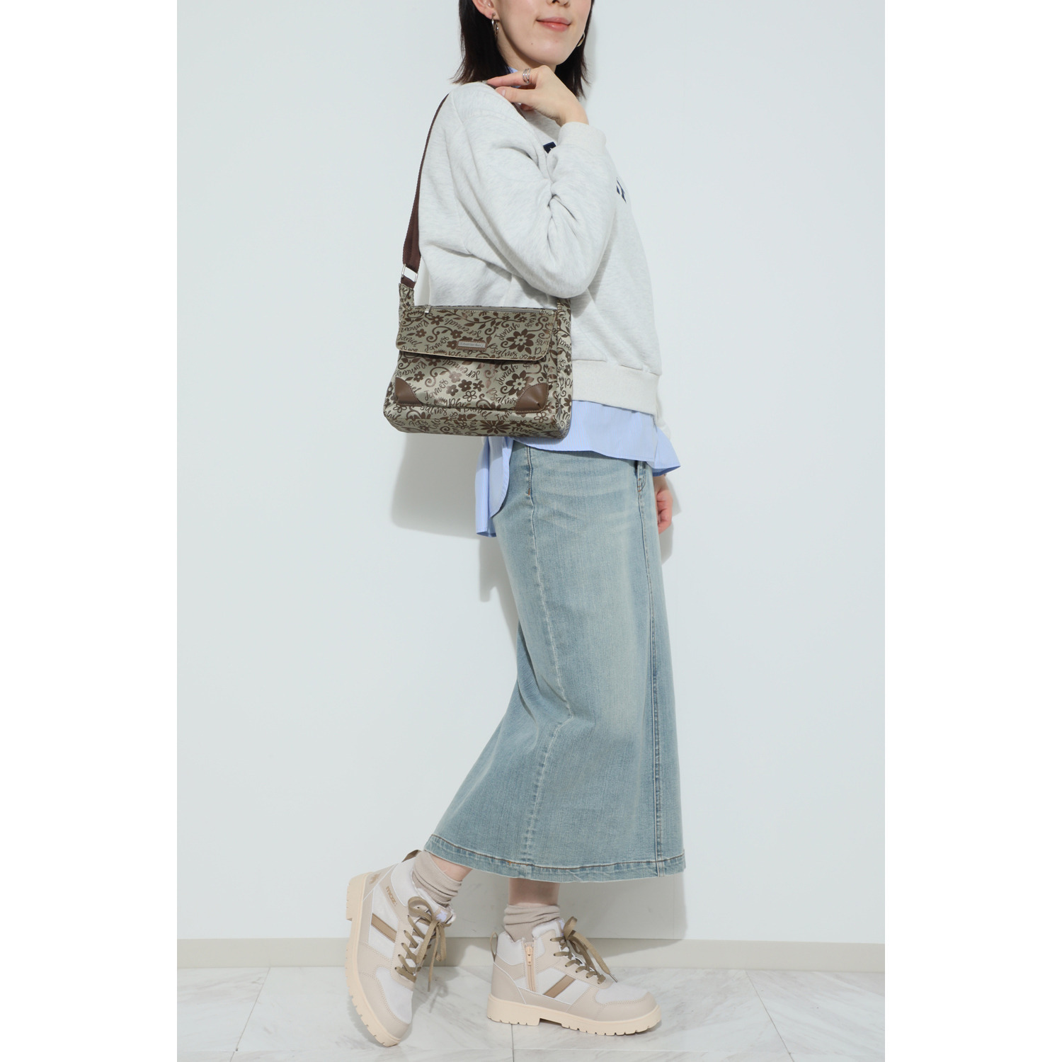 ラルジュ フラワーサインジャガード ショルダーバッグ