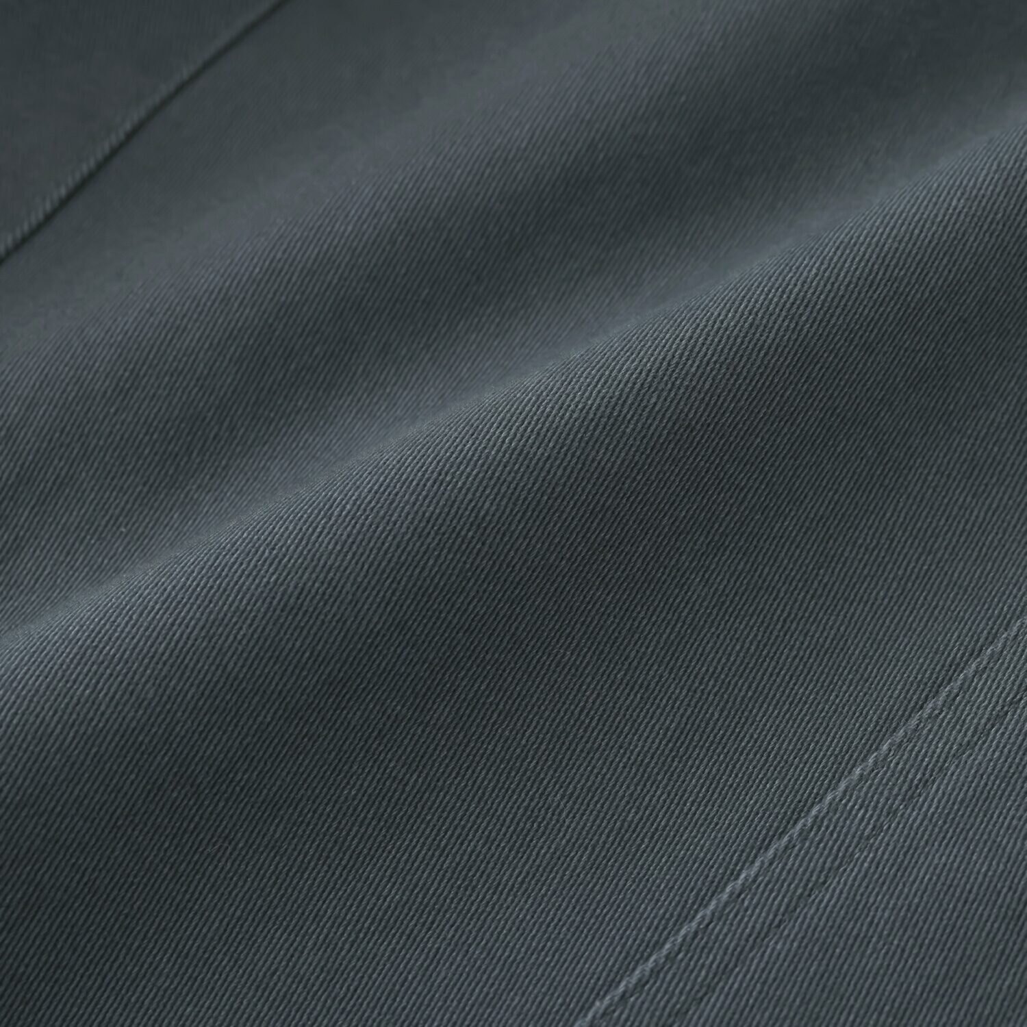 アトリエール ロールアップもオシャレな パウダリータッチ コットン混 テーパードパンツ