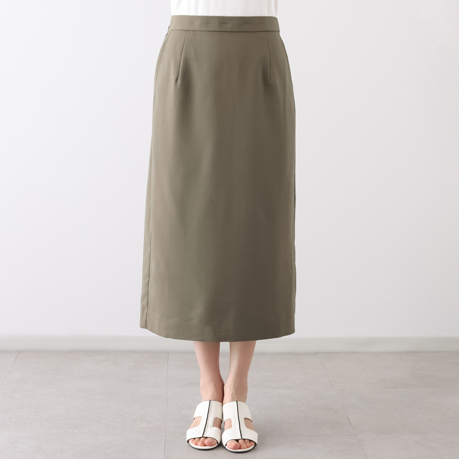 オルテンジア 大人カジュアルを整える 気軽にはけて旬な装い Ｉラインタックスカート