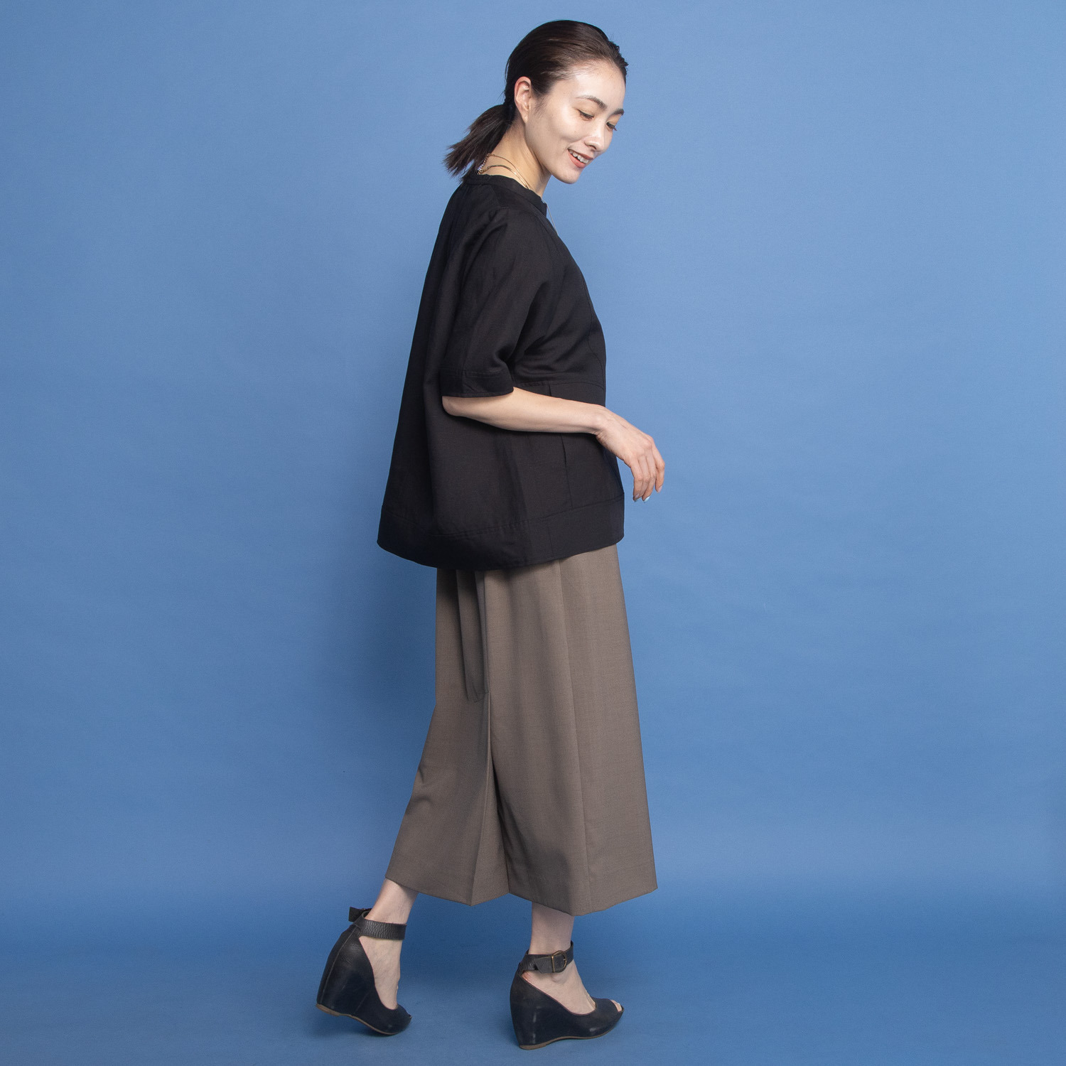 オルテンジア 大人カジュアルを整える 気軽にはけて旬な装い Ｉラインタックスカート