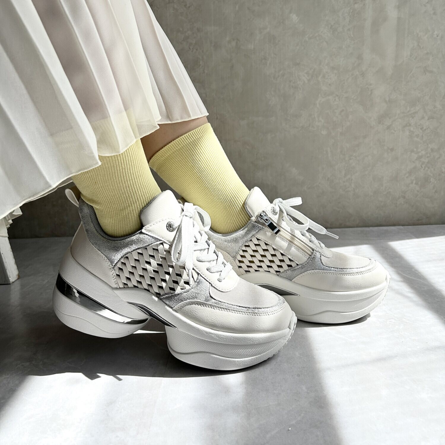 ヌーベルヴォーグ リュクスライン ブランド誕生１５周年！ 魅せるヒールコンシャス 楽してキレイを手に入れる 軽量厚底スニーカー