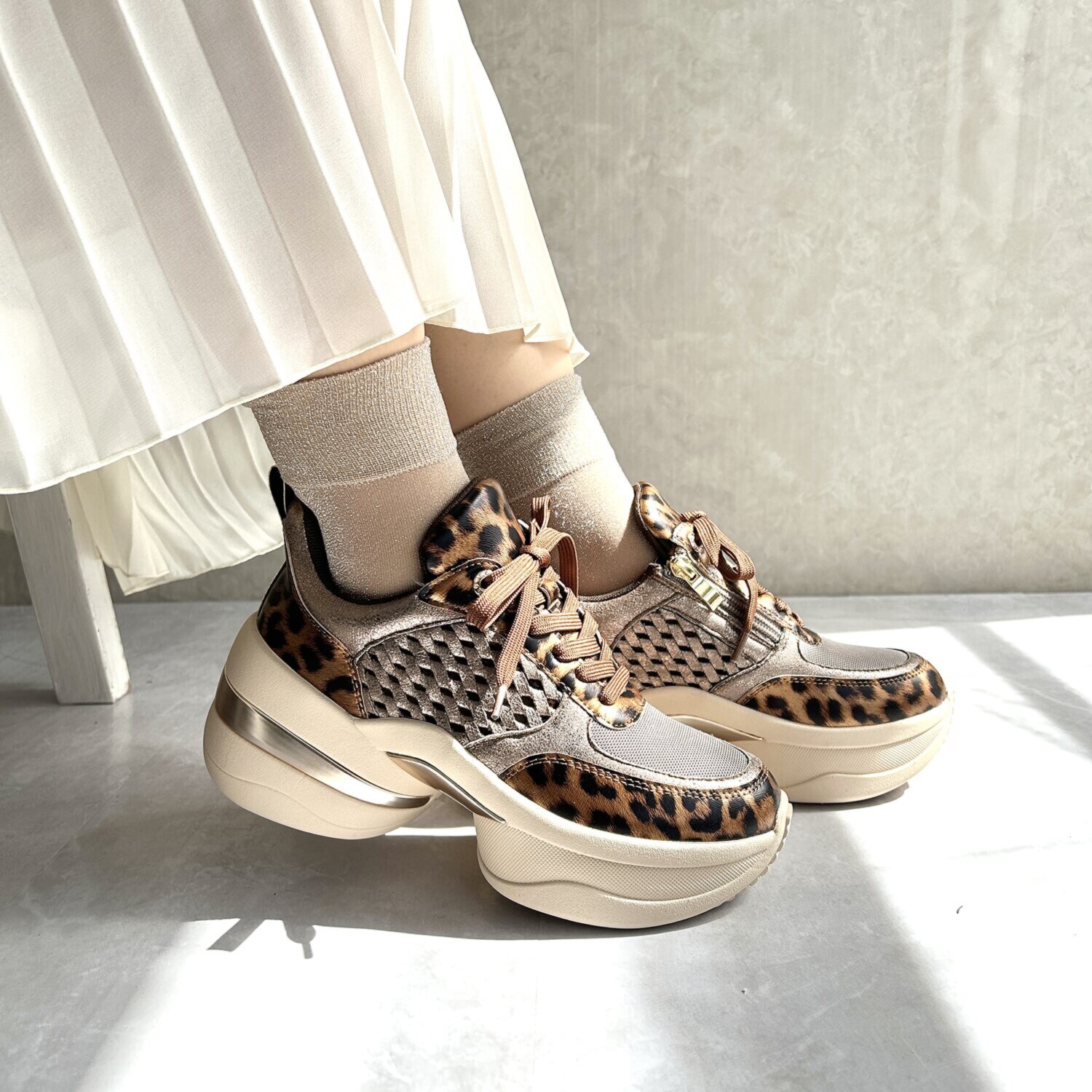 ヌーベルヴォーグ リュクスライン ブランド誕生１５周年！ 魅せるヒールコンシャス 楽してキレイを手に入れる 軽量厚底スニーカー