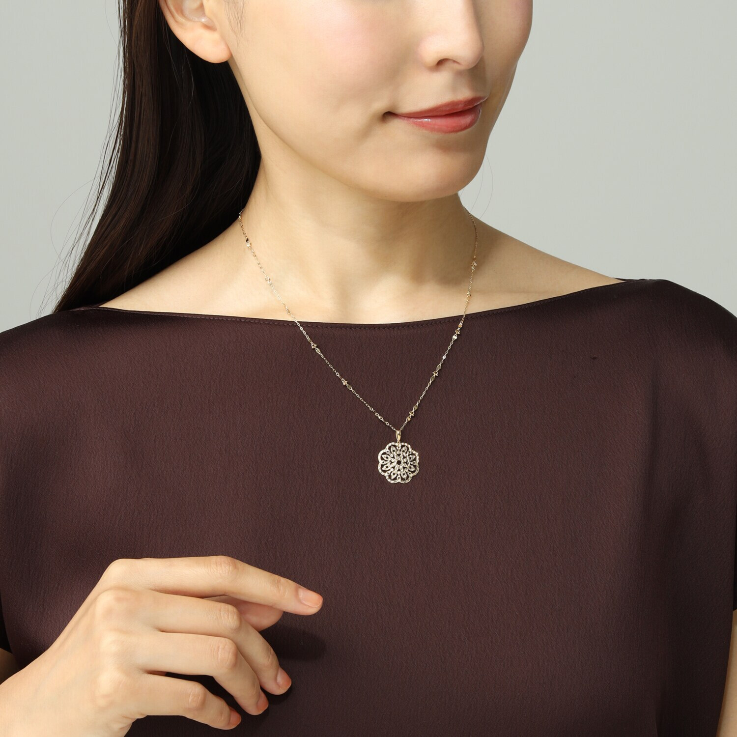 チェーンクリエイト １８Ｋ フローラルレース ペンダントトップ