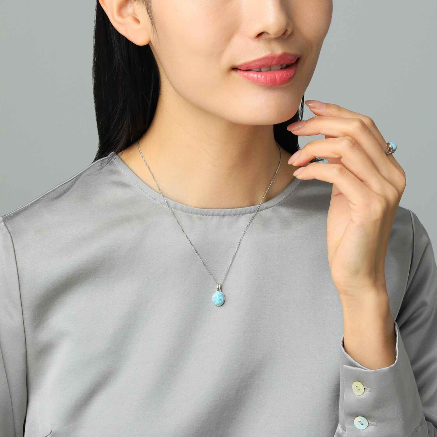 岩崎美智子コレクション シルバー ３．５カラットＵＰ ラリマール オーバルカボション ペンダント